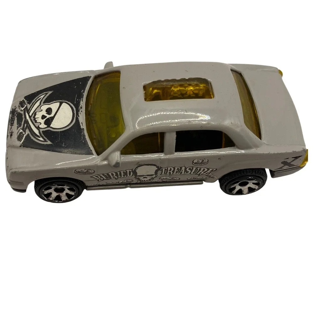 Vintage Matchbox Taxi Cab‎ Buried Treasure Pirate Skull 2002 Mattel Diecast Car